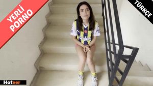 Türkçe Konuşmalı, Fenerbahçe Fanatiği Türk Kızın Pornosu – (Yerli Porno)